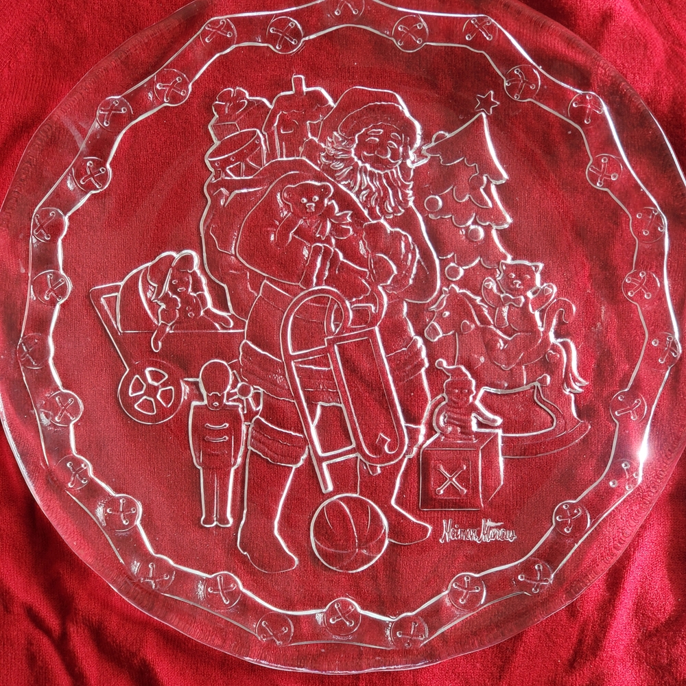 Neiman Marcus Festive Clear Holiday Plate